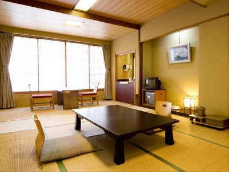 伊东 龟屋乐宽温泉旅馆酒店 外观 照片